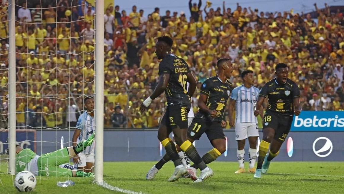 Barcelona S.C. empató y se aleja más de la punta