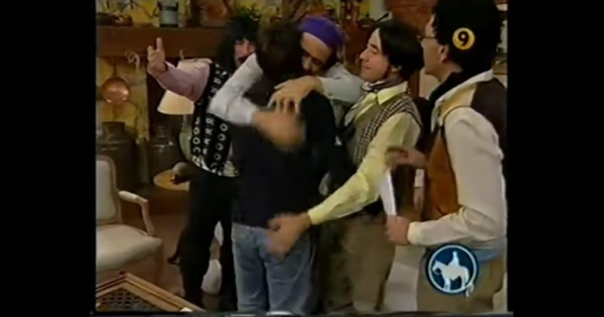 VIDEO | Hombres "toquetean" casi besan a Messi en plena ...