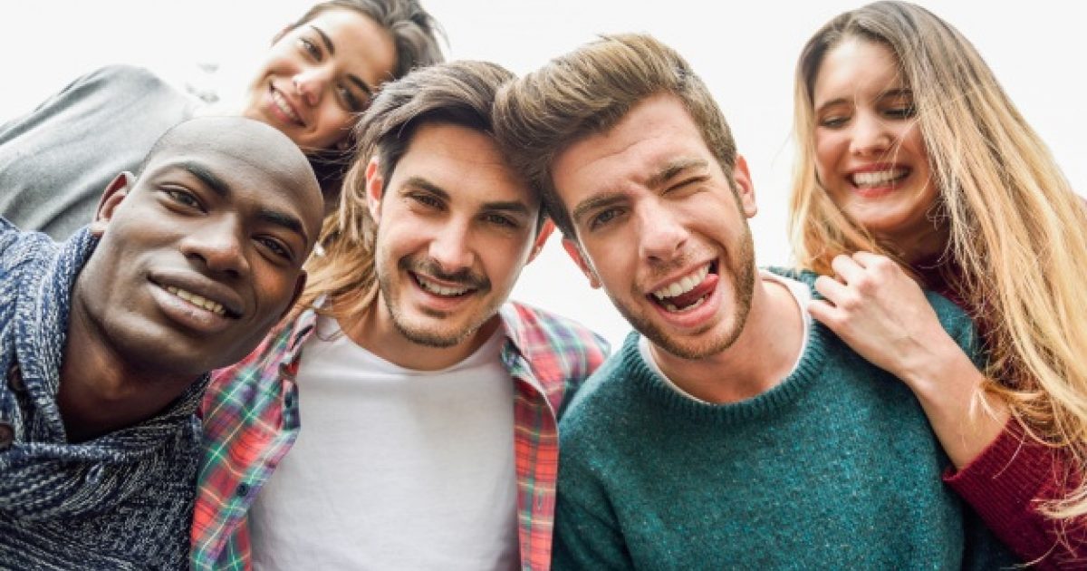 Científicos suizos demuestran que las personas que ríen más son más
