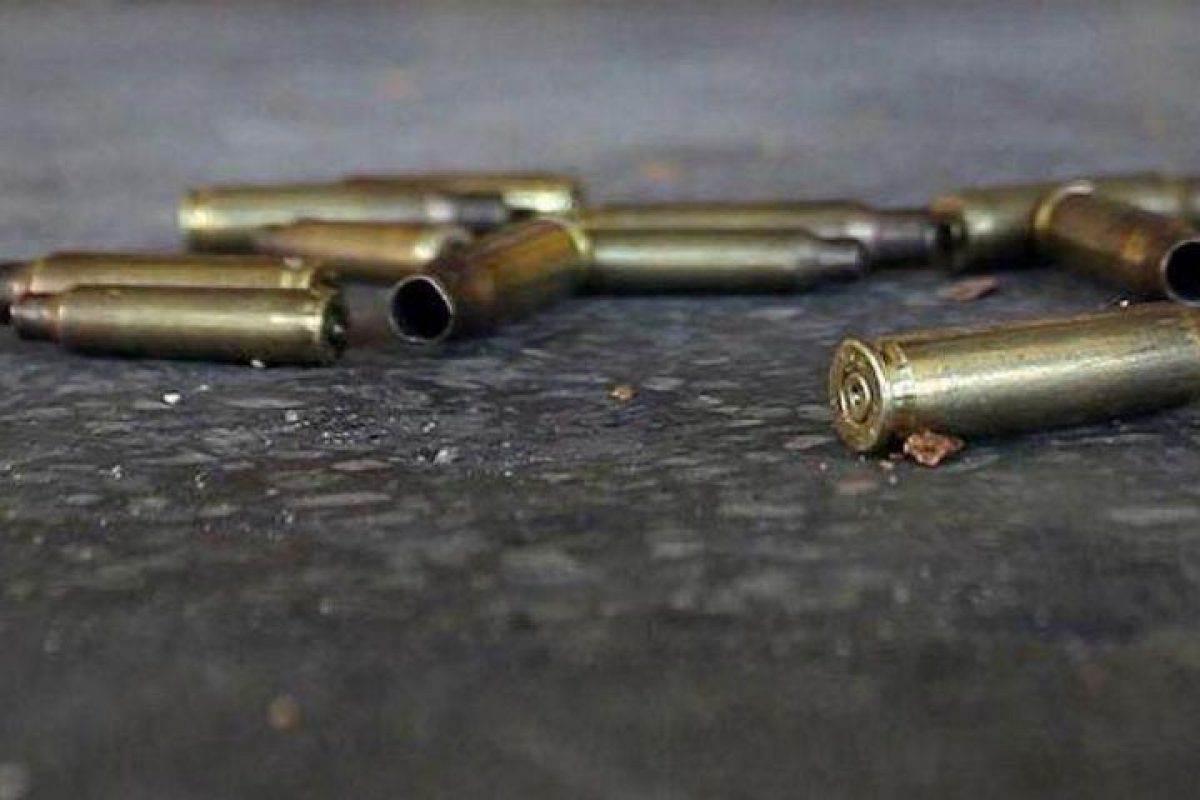 Noticia: Niño de 12 años muere baleado mientras esperaba en un auto Niño de 12 años muere baleado mientras esperaba en un auto