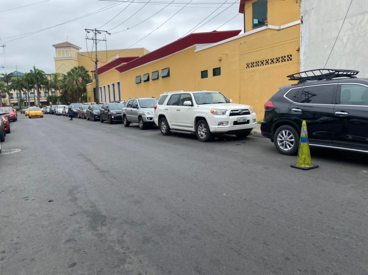 Noticia: Guayaquil: En laboratorios aumenta la demanda de pruebas para detectar COVID-19 Guayaquil: En laboratorios aumenta la demanda de pruebas para detectar COVID-19