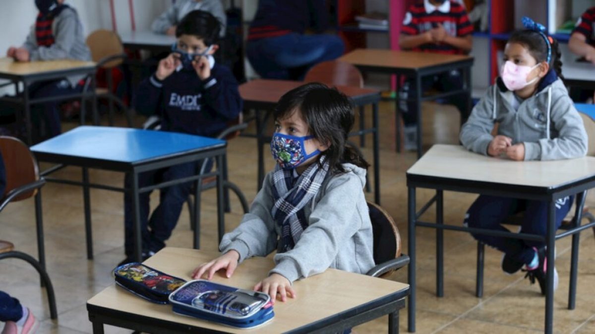 Noticia: Covid-19 en Ecuador: Clases presenciales se suspenden por una semana Covid-19 en Ecuador: Clases presenciales se suspenden por una semana