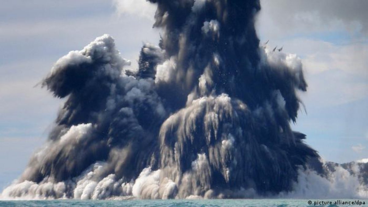 Noticia: Tsunami en Tonga: mira los videos que inquietan a todo el Pacífico Tsunami en Tonga: mira los videos que inquietan a todo el Pacífico
