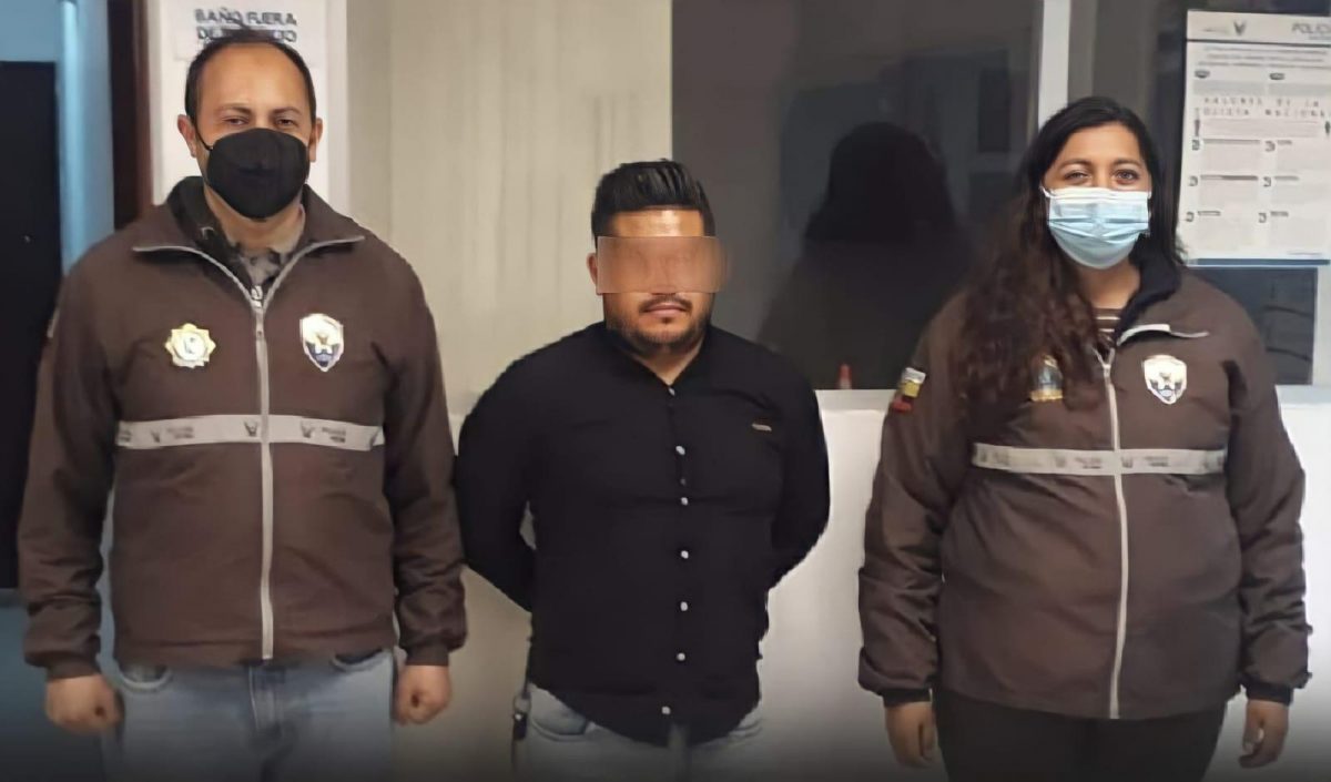 Noticia: Detienen en Cayambe a hombre acusado de violar a una niña de cuatro años Detienen en Cayambe a hombre acusado de violar a una niña de cuatro años