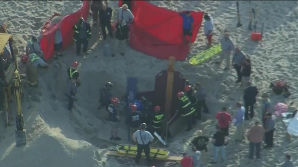 Noticia: Adolescente murió sepultado en una playa tras cavar un hoyo Adolescente murió sepultado en una playa tras cavar un hoyo