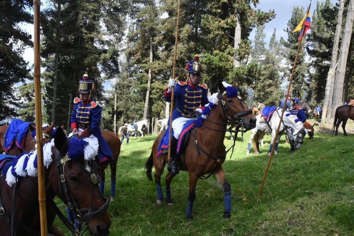 Noticia: Cabalgata recuerda en Ecuador a la libertaria Batalla del Pichincha de 1822 Cabalgata recuerda en Ecuador a la libertaria Batalla del Pichincha de 1822