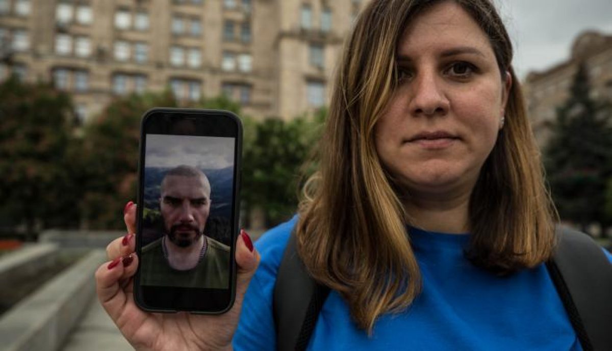 Noticia: Madres y esposas ucranianas unidas en busca de sus soldados Madres y esposas ucranianas unidas en busca de sus soldados
