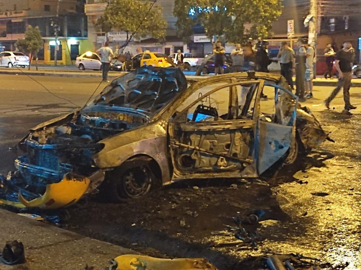 Noticia: Guayaquil: Carro bomba explota afuera de un cuartel de la policía Guayaquil: Carro bomba explota afuera de un cuartel de la policía