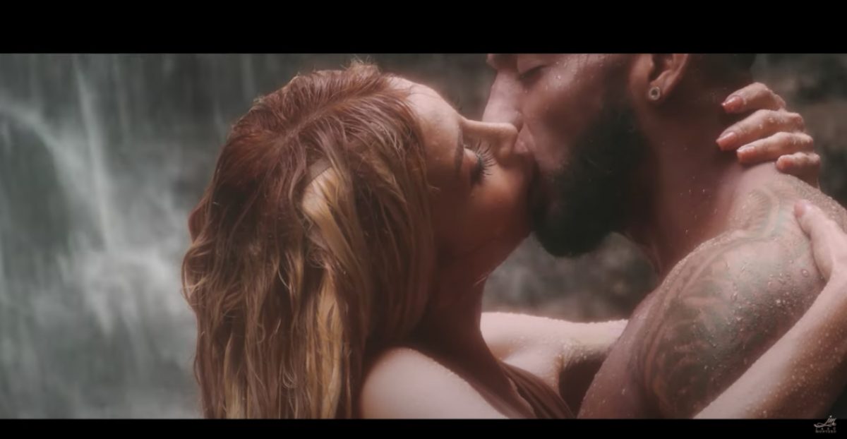 Noticia: El apasionado beso entre Jasú Montero y Juan del Valle en su nueva canción 'Bye Bye' El apasionado beso entre Jasú Montero y Juan del Valle en su nueva canción 'Bye Bye'