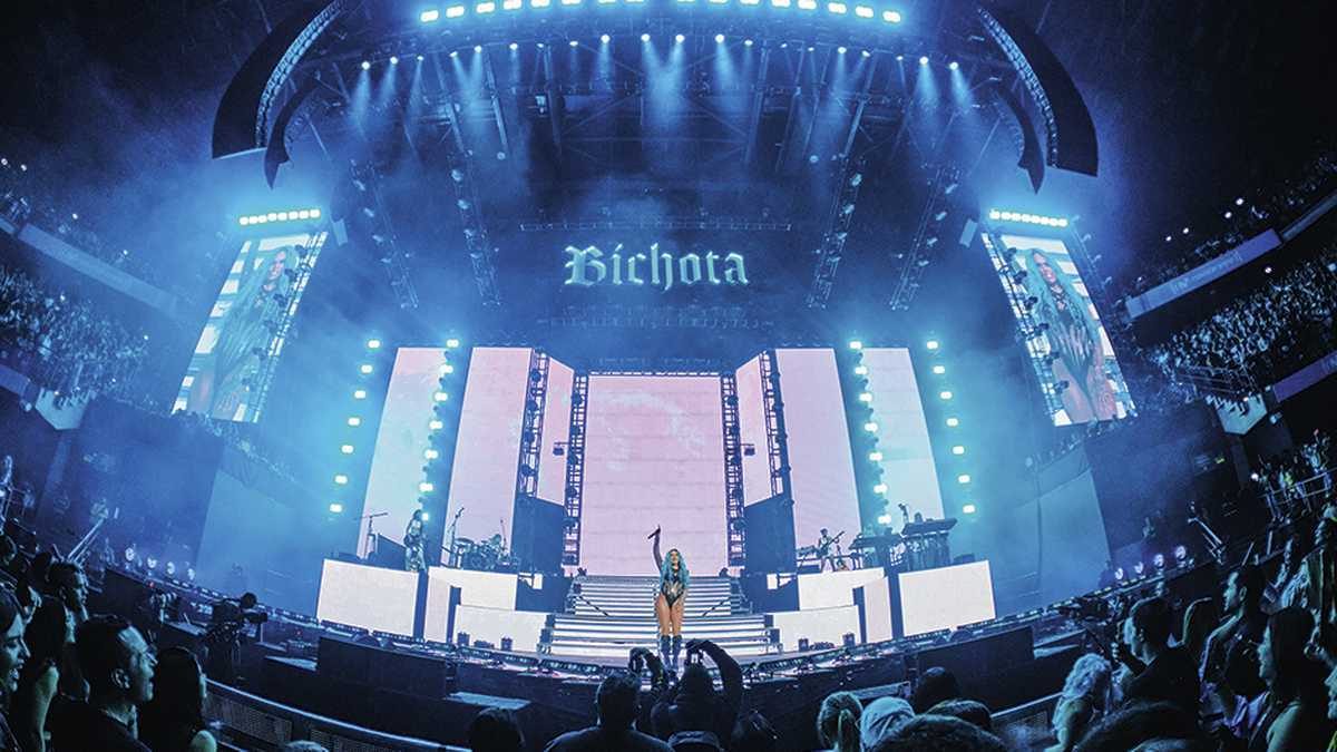 Noticia: La Policía asegura que solo gas pimienta fuera del coliseo durante concierto de Karol G La Policía asegura que solo gas pimienta fuera del coliseo durante concierto de Karol G