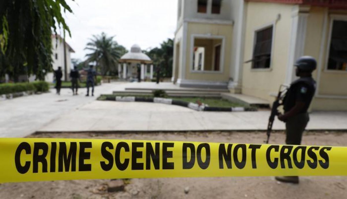 Noticia: Elevan a 40 los muertos en el ataque contra una iglesia católica en Nigeria Elevan a 40 los muertos en el ataque contra una iglesia católica en Nigeria