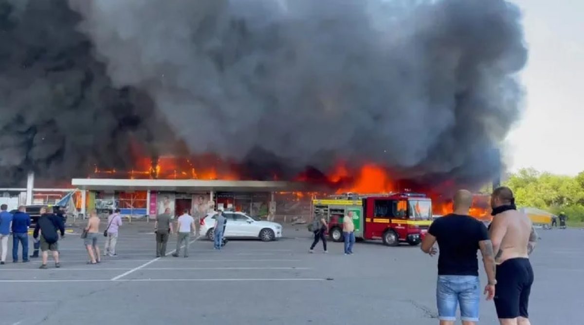 Noticia: Misil ruso impacta centro comercial en Ucrania, reportan muertos y heridos Misil ruso impacta centro comercial en Ucrania, reportan muertos y heridos