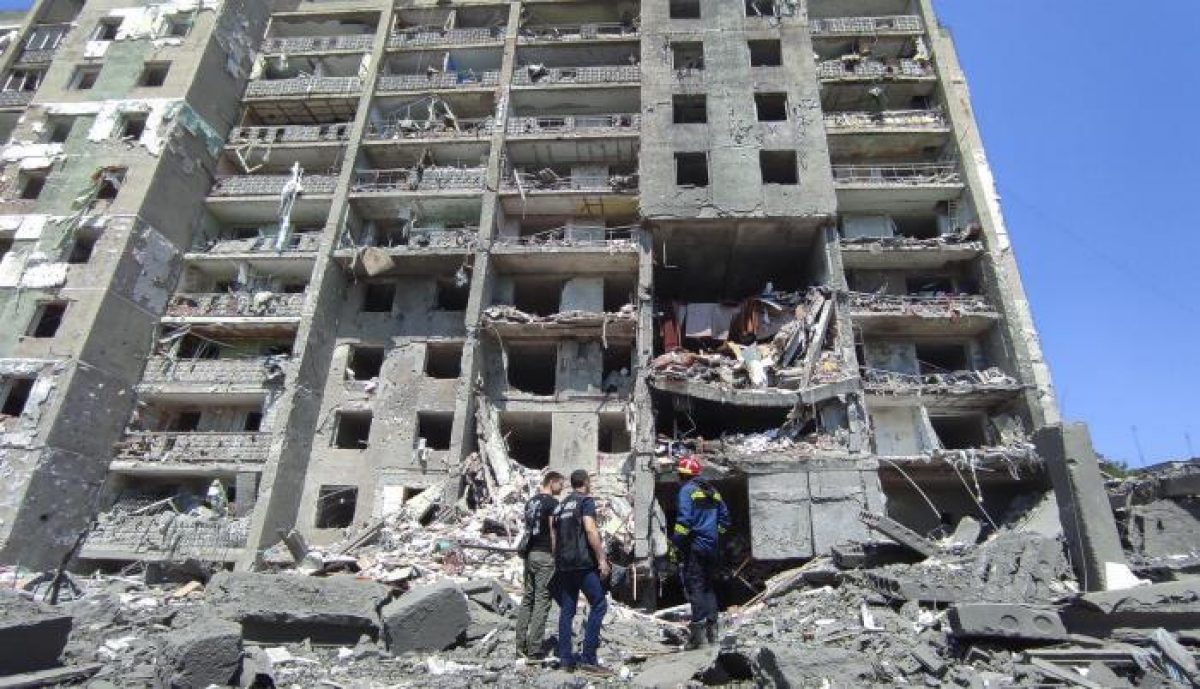 Noticia: Guerra en Ucrania: dos niños entre los 18 muertos tras ataque con misiles en Odessa Guerra en Ucrania: dos niños entre los 18 muertos tras ataque con misiles en Odessa