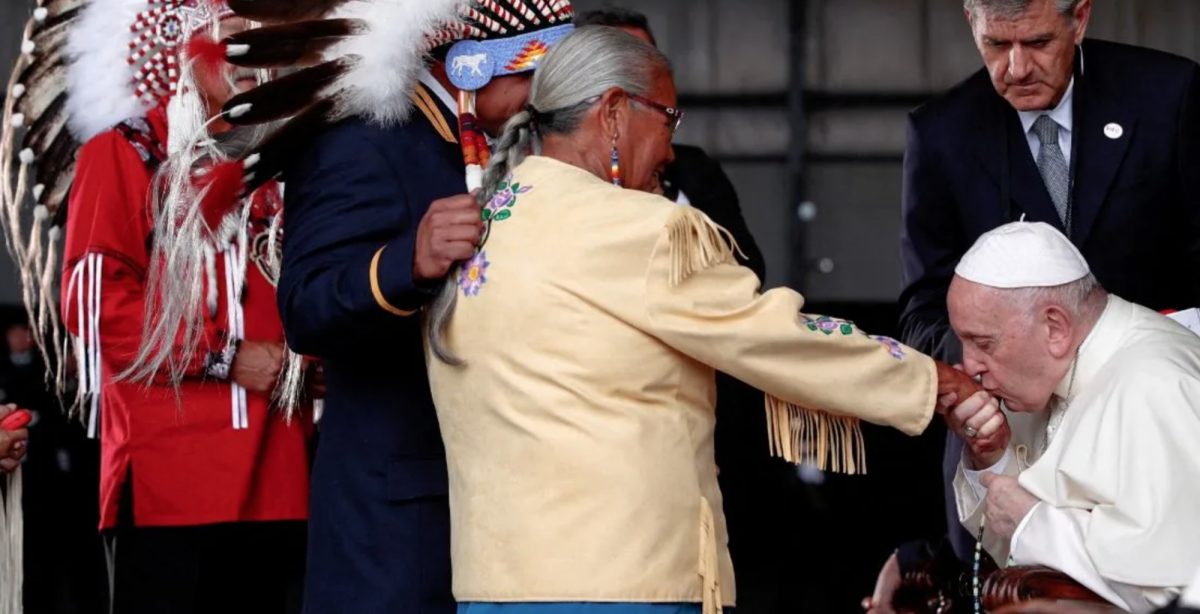 Noticia: El papa Francisco llegó a Canadá para pedir por abusos en internados cristianos El papa Francisco llegó a Canadá para pedir por abusos en internados cristianos