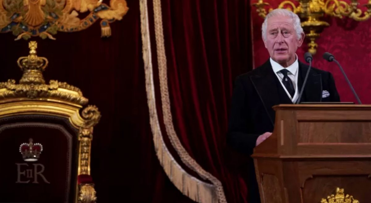 Noticia: Carlos III es proclamado oficialmente rey en una histórica ceremonia Carlos III es proclamado oficialmente rey en una histórica ceremonia