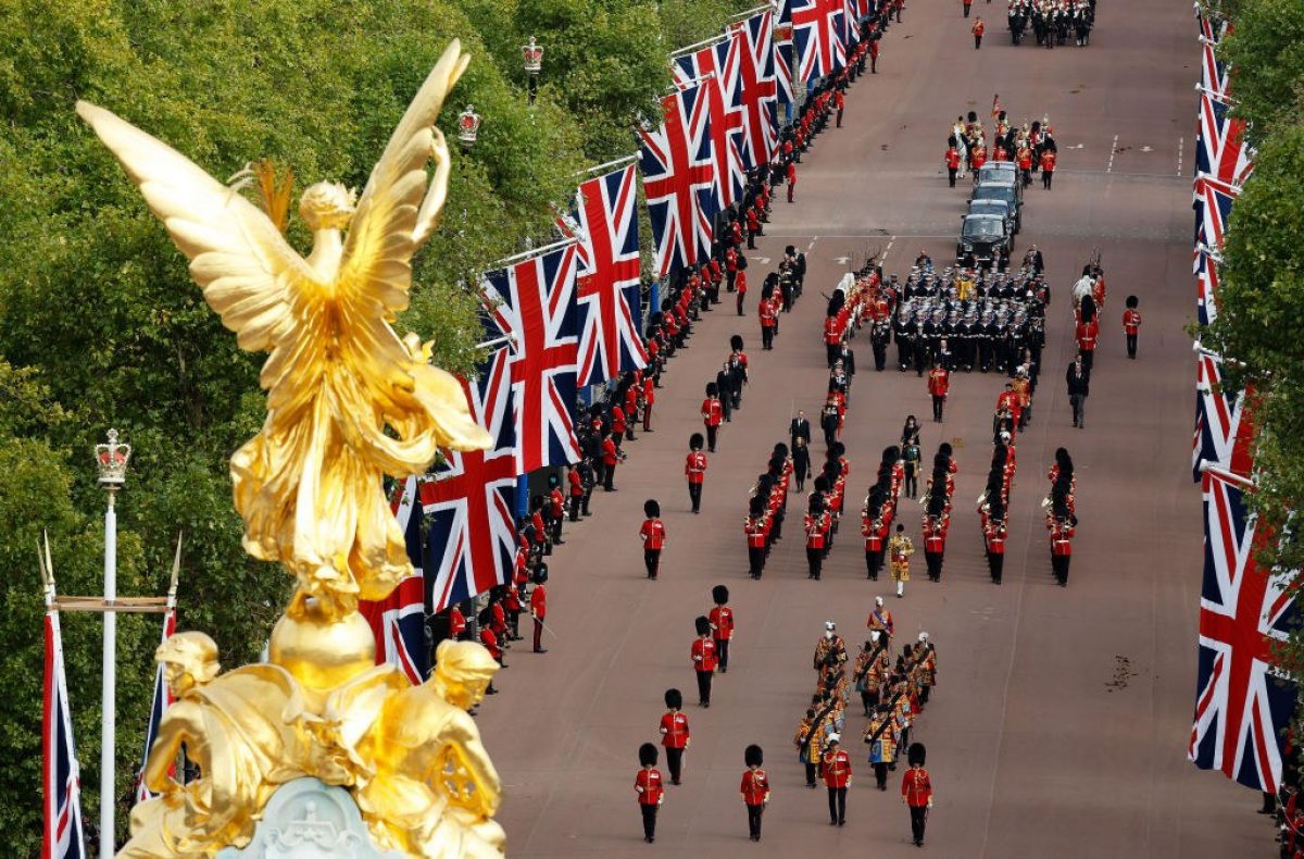 Noticia: Mira en vivo el histórico funeral de la reina Isabel II en la Abadía de Westminster Mira en vivo el histórico funeral de la reina Isabel II en la Abadía de Westminster