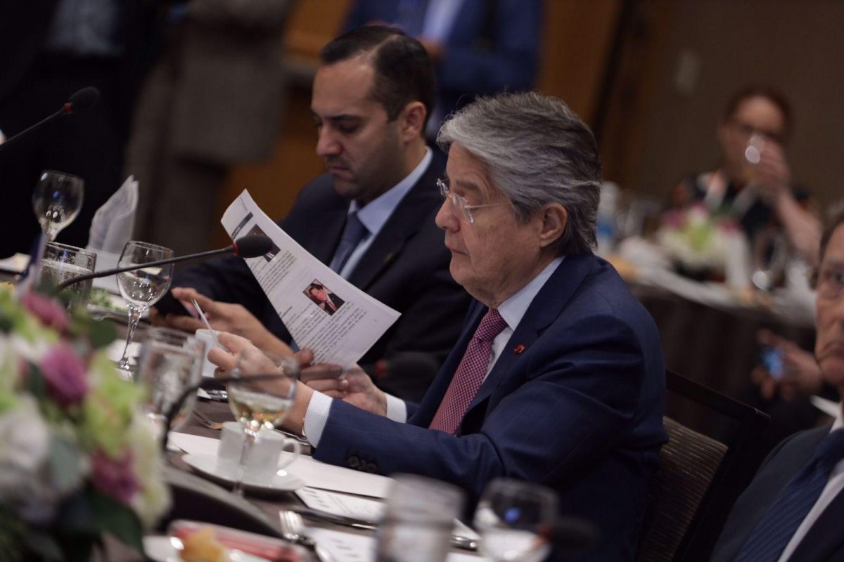 Noticia: Presidente Lasso dispone la destitución de dos generales y pide la renuncia del alto mando Presidente Lasso dispone la destitución de dos generales y pide la renuncia del alto mando