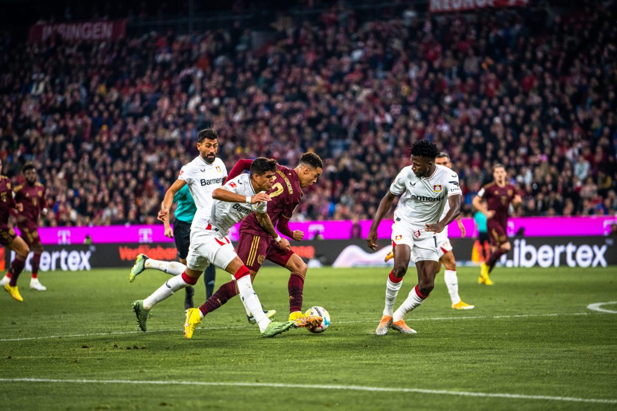 Noticia: Piero Hincapié entró al cambio en la goleada al Bayer Leverkusen Piero Hincapié entró al cambio en la goleada al Bayer Leverkusen