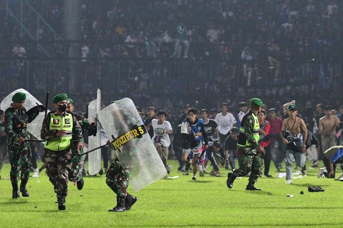 Noticia: Tragedia en Indonesia: al menos 125 muertos por violencia en partido de fútbol Tragedia en Indonesia: al menos 125 muertos por violencia en partido de fútbol
