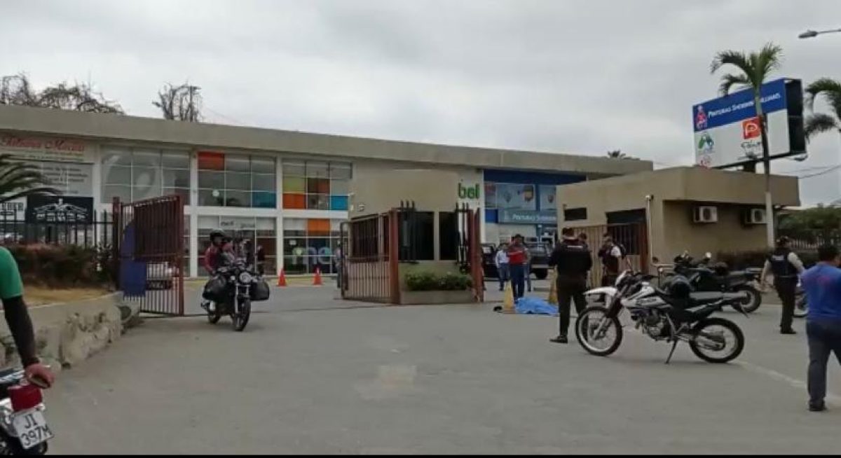 Noticia: Asesinan a un policía bajo la modalidad de sicariato en La Aurora Asesinan a un policía bajo la modalidad de sicariato en La Aurora