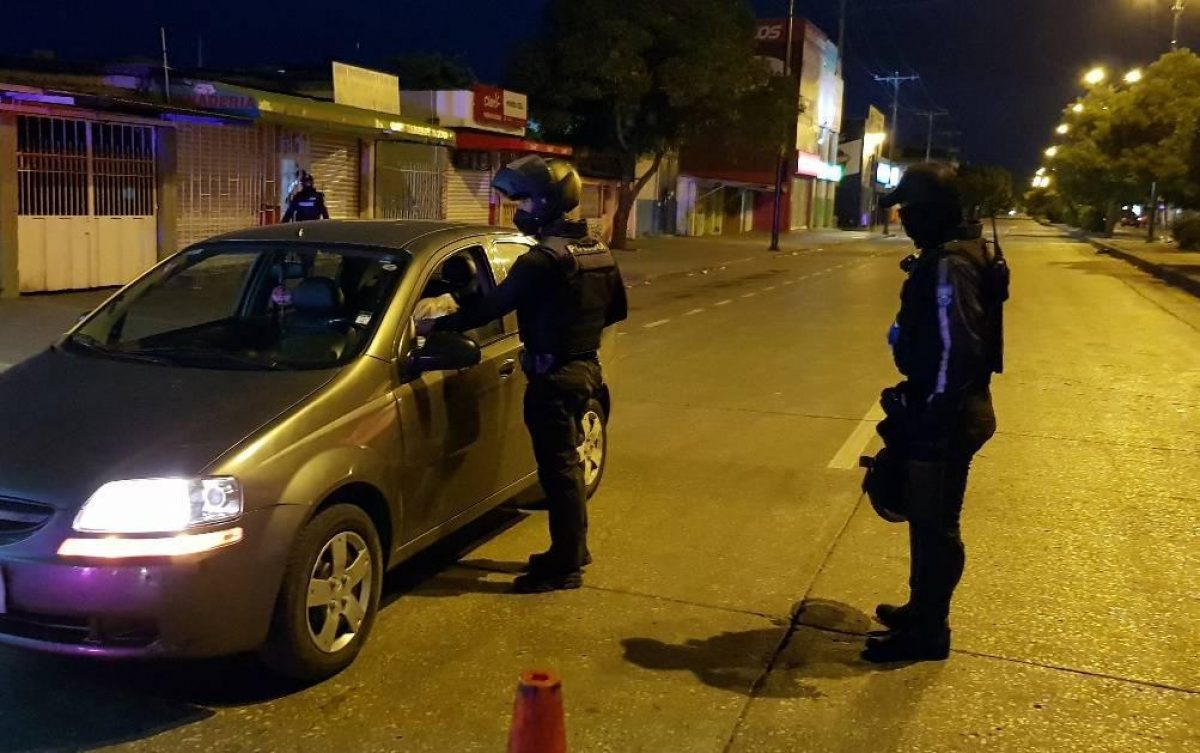 Noticia: Toque de queda será de 01:00 a 05:00 en Guayas, Esmeraldas y Santo Domingo Toque de queda será de 01:00 a 05:00 en Guayas, Esmeraldas y Santo Domingo