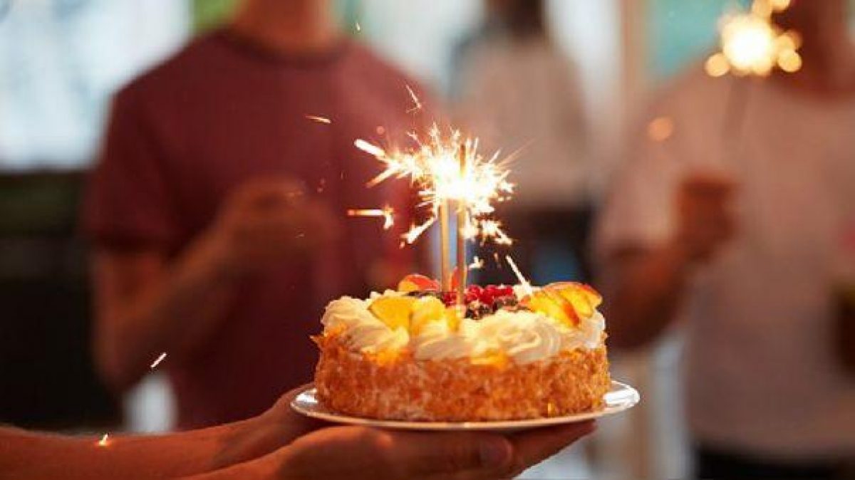 Noticia: Empresa deberá indemnizar con USD 450 000 a empleado por fiesta sorpresa no deseada Empresa deberá indemnizar con USD 450 000 a empleado por fiesta sorpresa no deseada