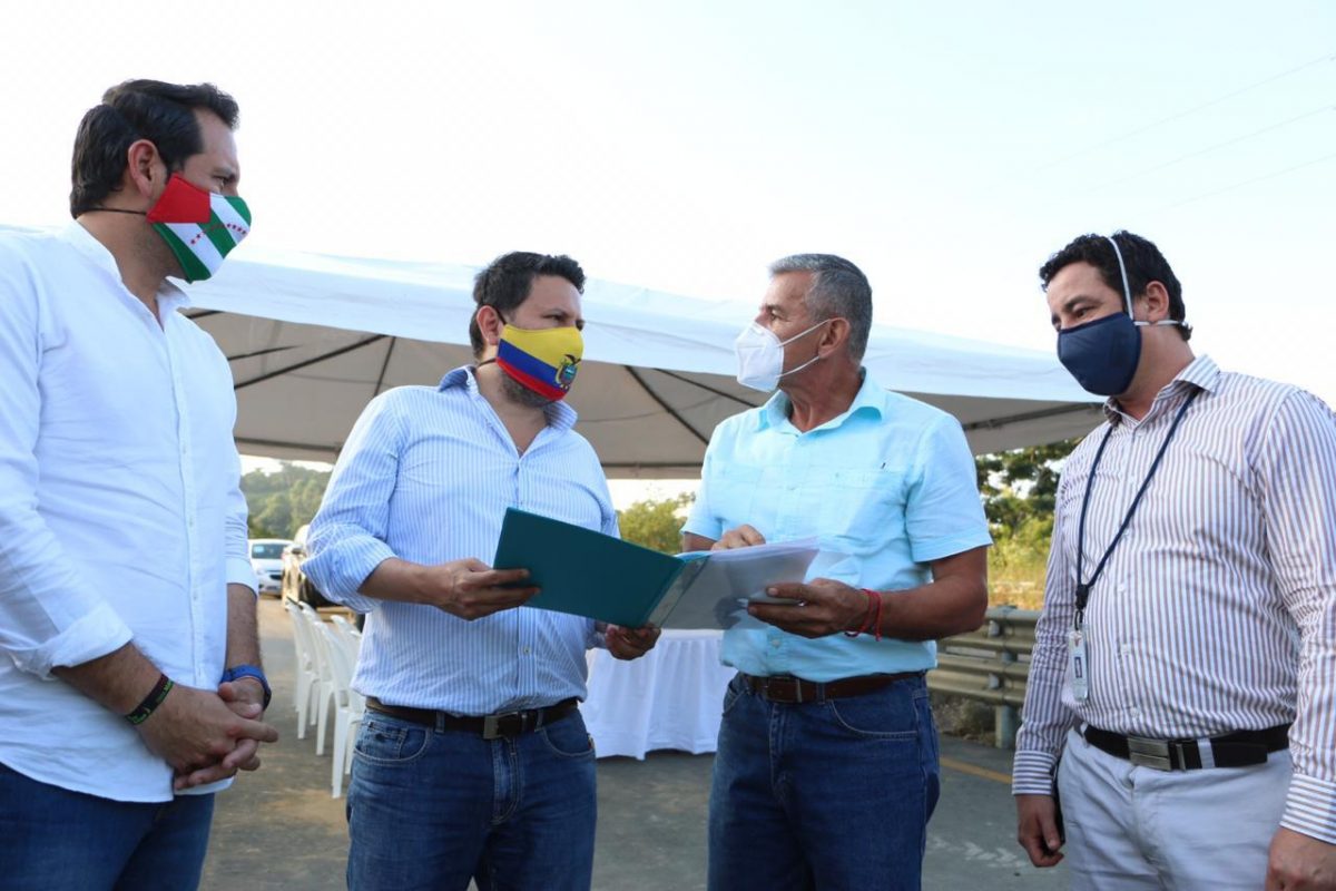 Noticia: Ministro de Transporte recorrió obras y firmó convenio para nuevos proyectos en Manabí Ministro de Transporte recorrió obras y firmó convenio para nuevos proyectos en Manabí