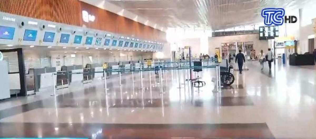 Noticia: Aeropuerto de Guayaquil cerrado por caída de cenizas Aeropuerto de Guayaquil cerrado por caída de cenizas