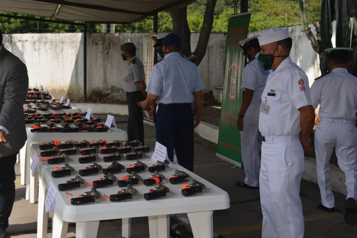 Noticia: Policía Nacional entregó 556 armas de fuego para su destrucción a las Fuerzas Armadas Policía Nacional entregó 556 armas de fuego para su destrucción a las Fuerzas Armadas