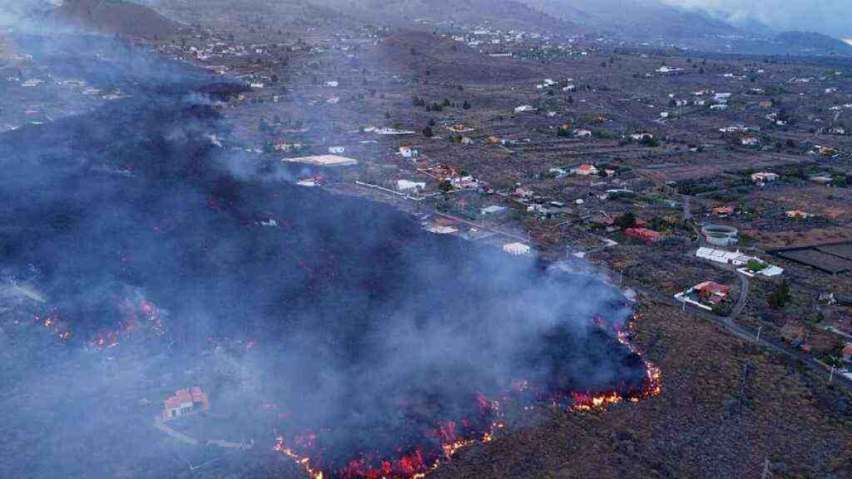 Noticia: Graban el sonido que emite la lava del volcán de La Palma: así se escucha Graban el sonido que emite la lava del volcán de La Palma: así se escucha