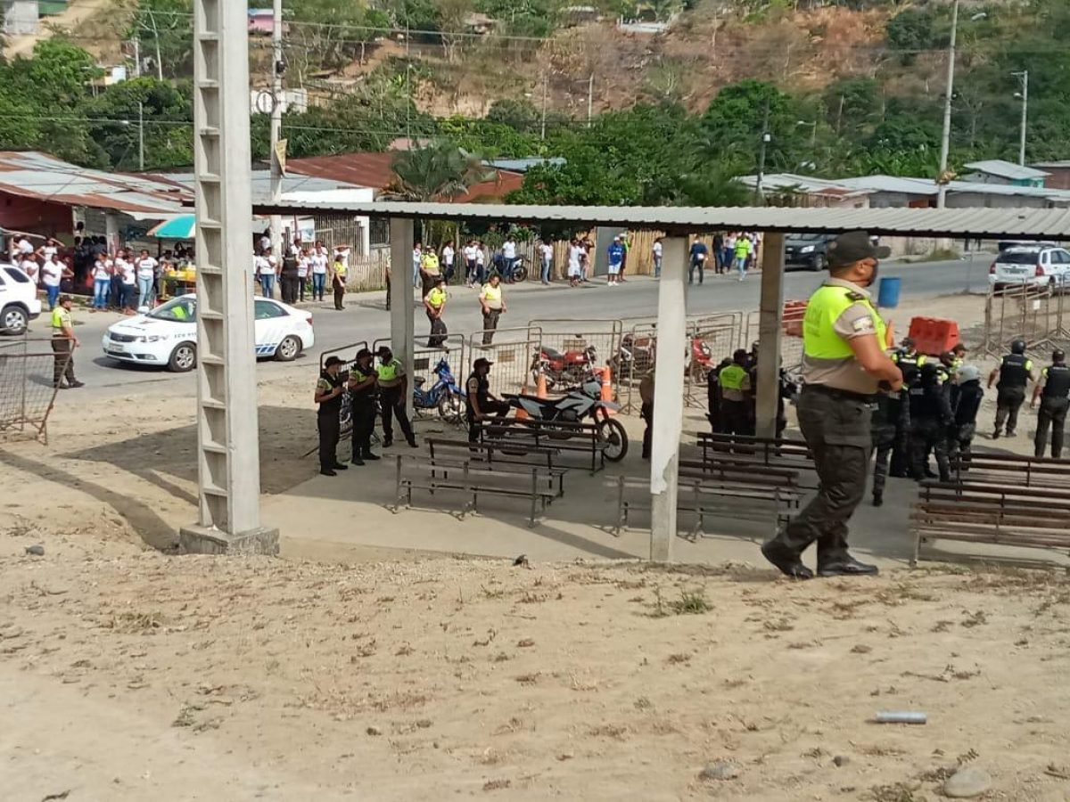 Noticia: VIDEO | Seis muertos tras enfrentamientos en la cárcel de Esmeraldas VIDEO | Seis muertos tras enfrentamientos en la cárcel de Esmeraldas