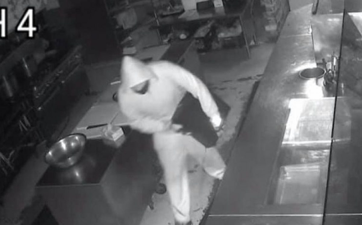 Noticia: Dueño de un restaurante invita a ladrón que robó en su negocio para contratarlo Dueño de un restaurante invita a ladrón que robó en su negocio para contratarlo