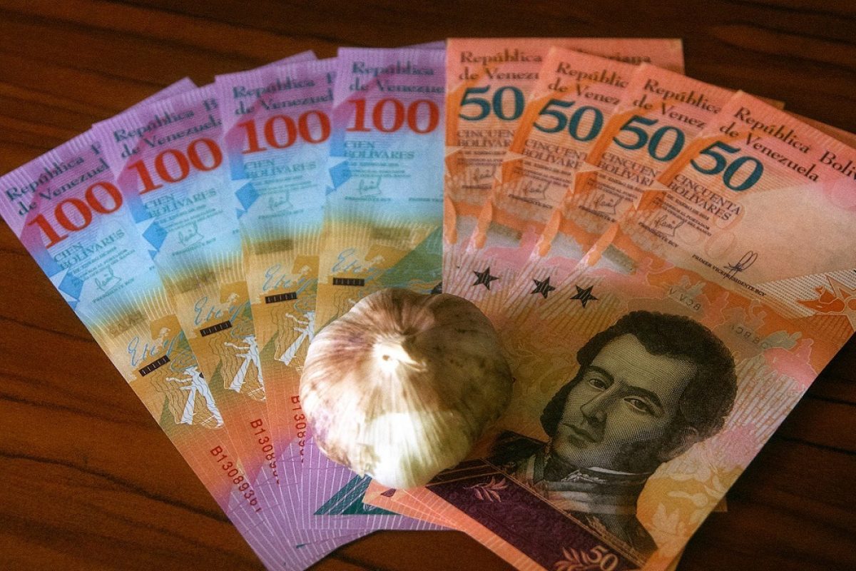 Noticia: Venezuela aumenta salario mínimo en casi 300% y no alcanza para un kilo de carne Venezuela aumenta salario mínimo en casi 300% y no alcanza para un kilo de carne