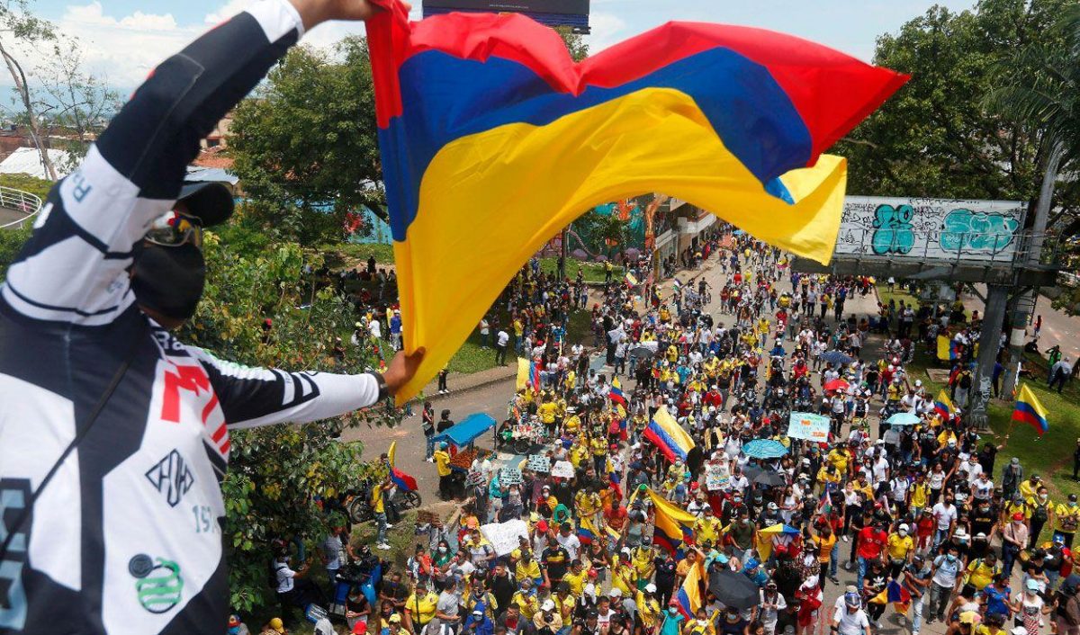 Noticia: ¿Cuál es el significado de la bandera al revés en redes sociales? ¿Cuál es el significado de la bandera al revés en redes sociales?