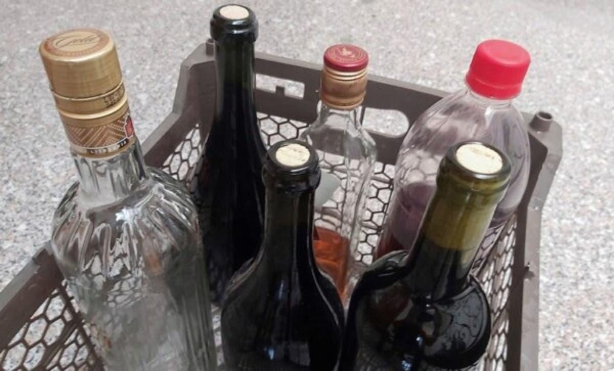 Noticia: Al menos 25 muertos en India por beber alcohol tóxico Al menos 25 muertos en India por beber alcohol tóxico