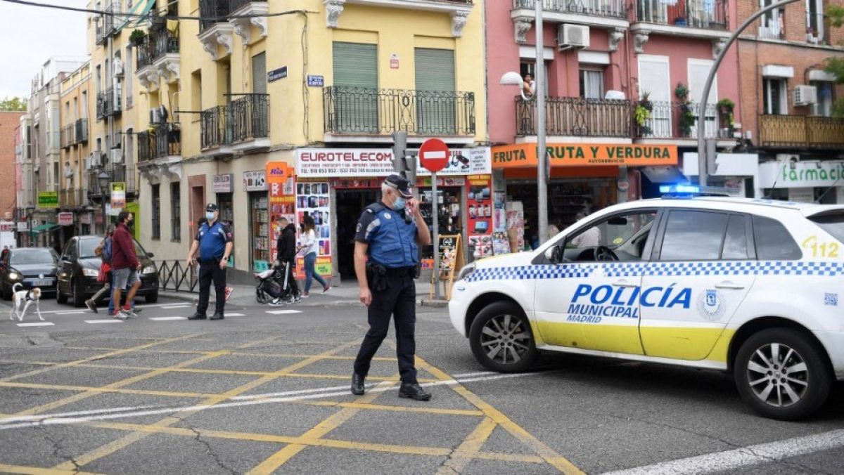 Noticia: "Pasen, la he matado": adulto mayor asesinó a su esposa con un martillo "Pasen, la he matado": adulto mayor asesinó a su esposa con un martillo