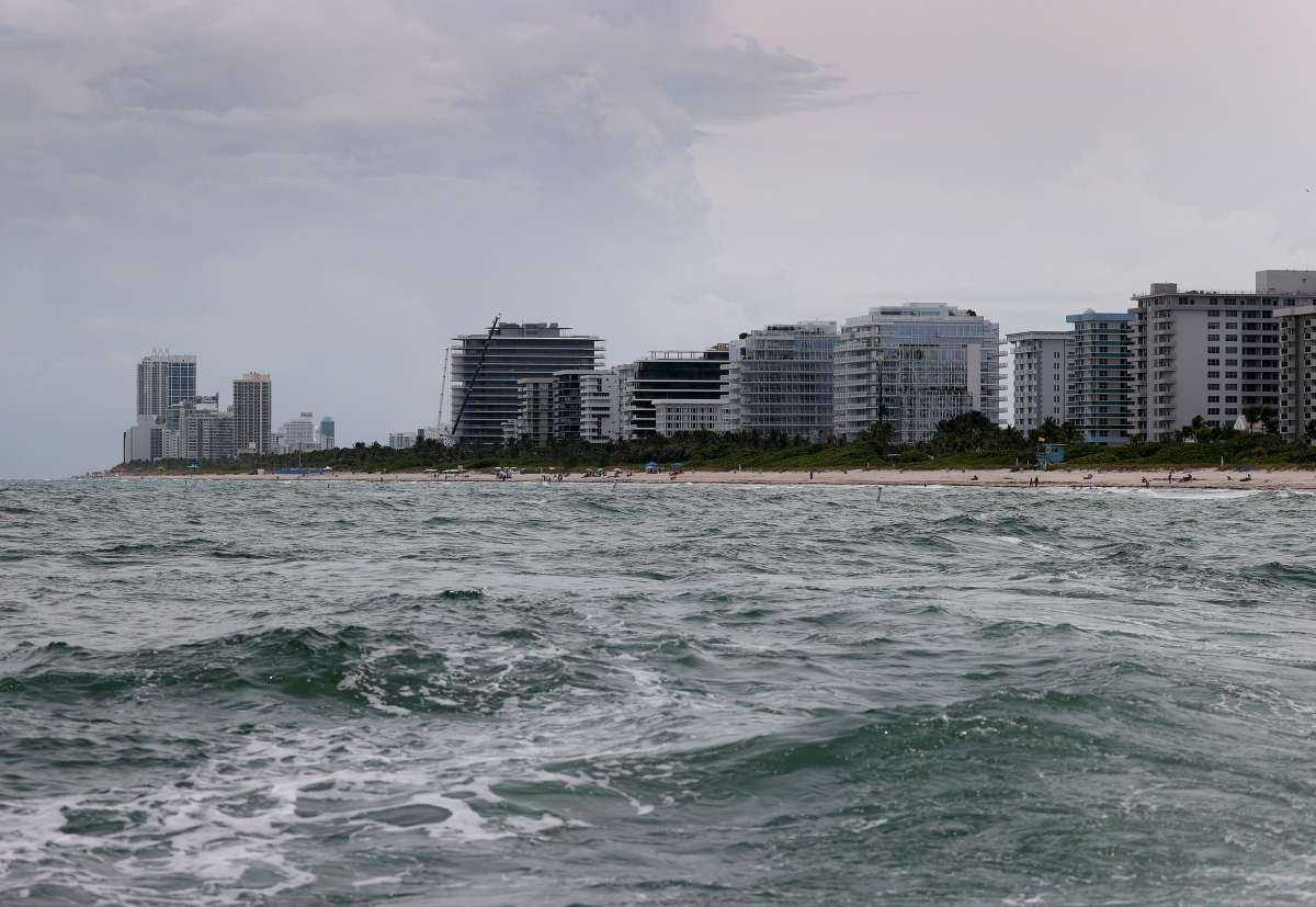 Noticia: Florida se prepara para una inundación costera potencialmente mortal Florida se prepara para una inundación costera potencialmente mortal