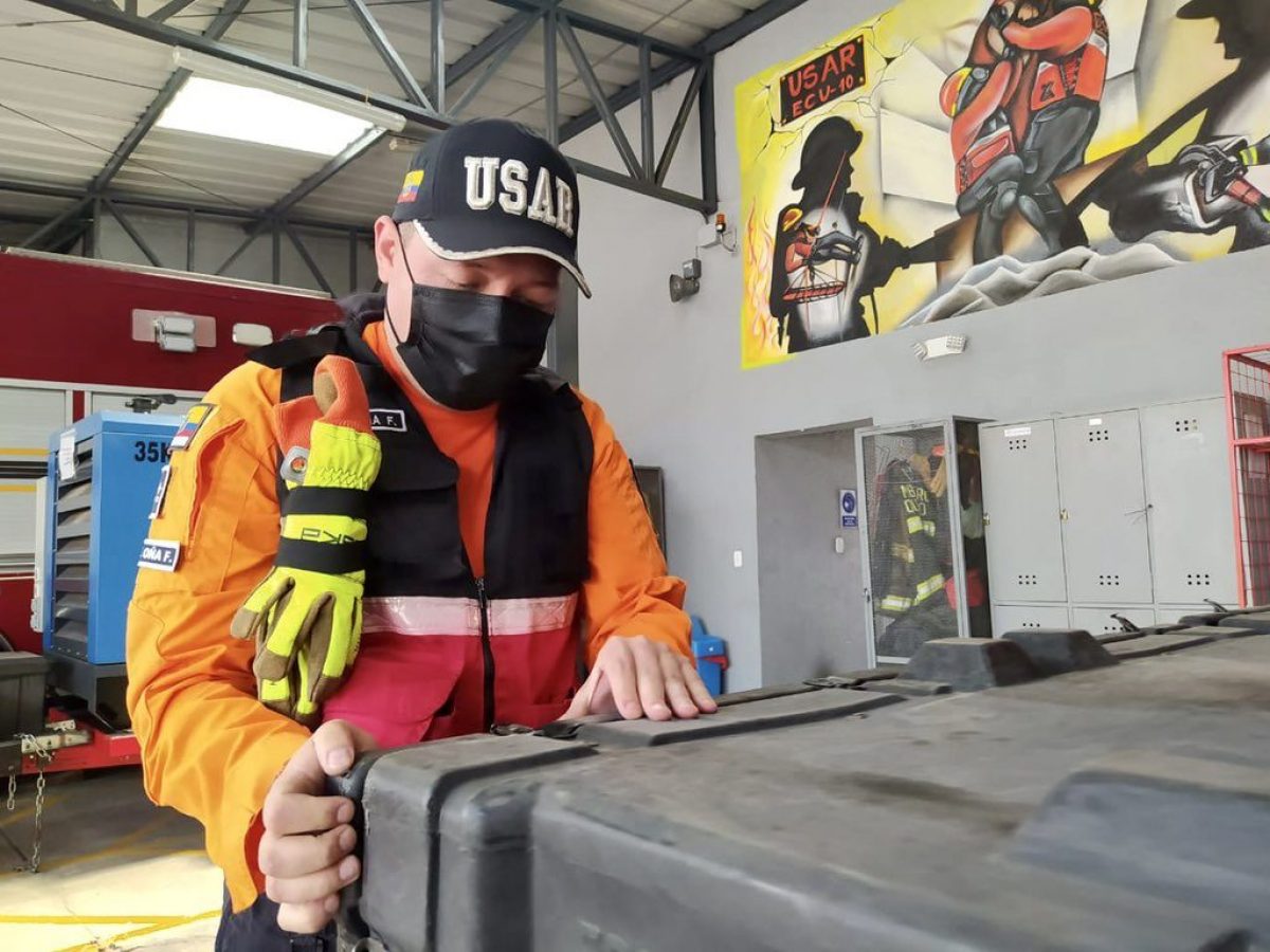 Noticia: Alcalde de Quito pone a disposición a bomberos para emergencia en Haití Alcalde de Quito pone a disposición a bomberos para emergencia en Haití