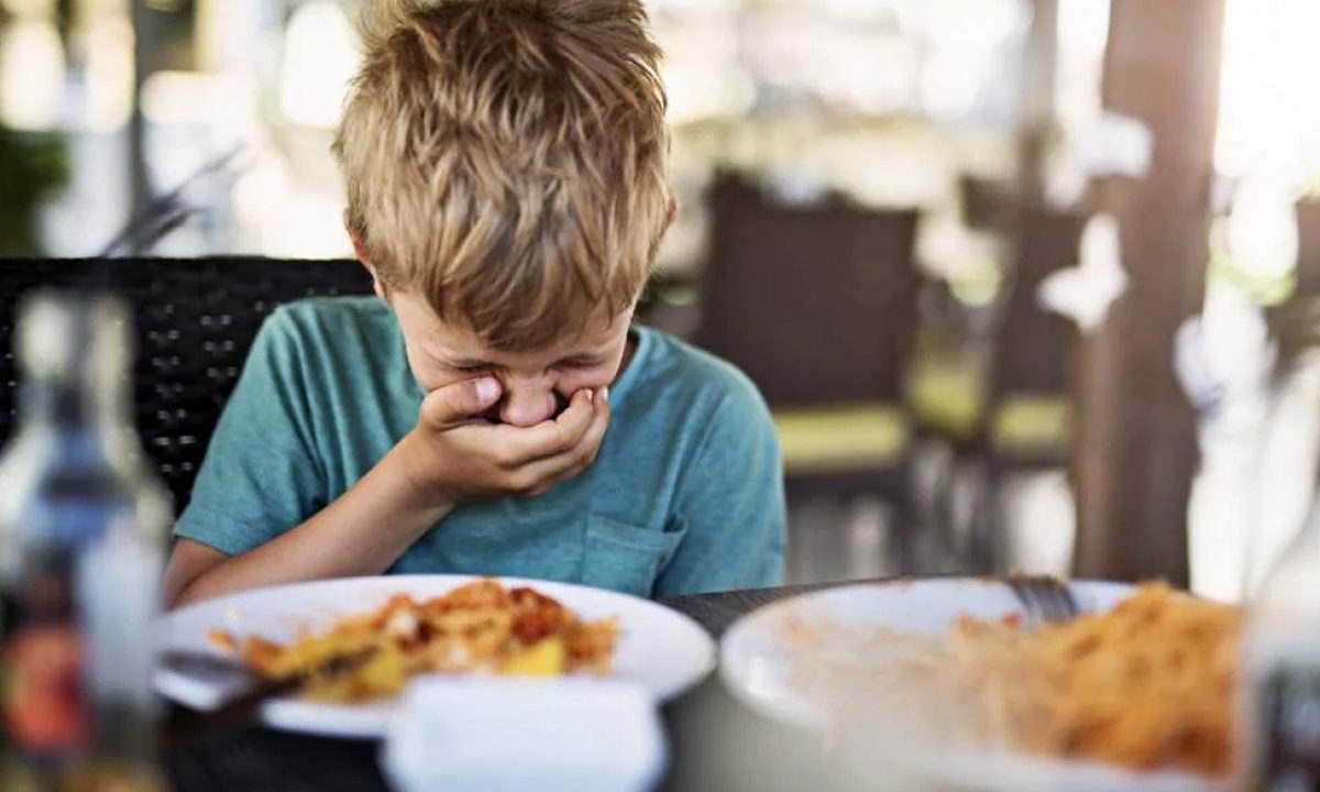 Noticia: Niño con fobia a la comida sobrevive por una década ¿Qué come? Niño con fobia a la comida sobrevive por una década ¿Qué come?
