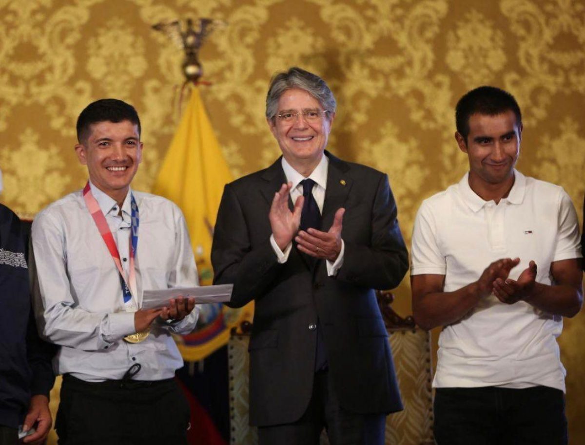 Noticia: Richard Carapaz es homenajeado por la Presidencia Richard Carapaz es homenajeado por la Presidencia