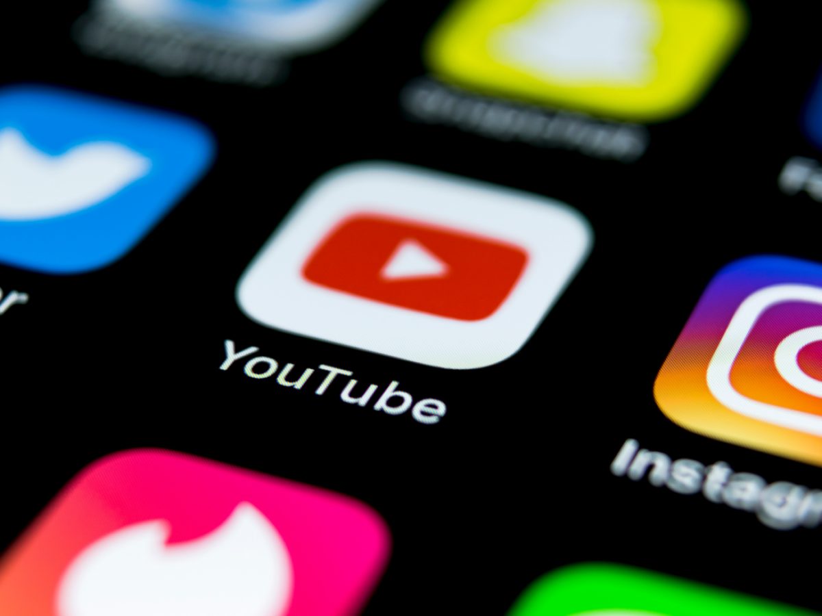 Noticia: Rusia denuncia "censura" de YouTube y amenaza con suspenderlo en el país como represalia Rusia denuncia "censura" de YouTube y amenaza con suspenderlo en el país como represalia