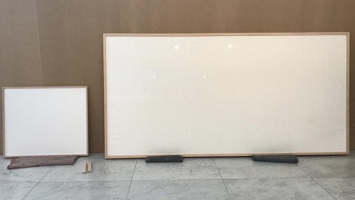 Noticia: Museo le dio 84 mil dólares y el artista solo puso un marco en blanco Museo le dio 84 mil dólares y el artista solo puso un marco en blanco