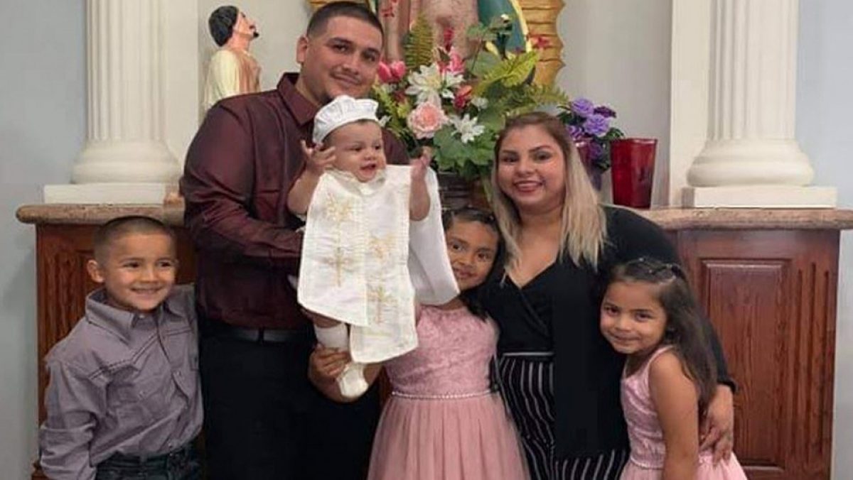 Noticia: Un bebé y sus padres aparecen muertos mientras estaban de vacaciones Un bebé y sus padres aparecen muertos mientras estaban de vacaciones