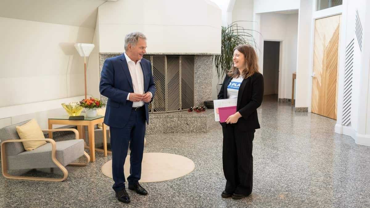 Noticia: Una adolescente se convierte en presidenta de Finlandia por un día Una adolescente se convierte en presidenta de Finlandia por un día