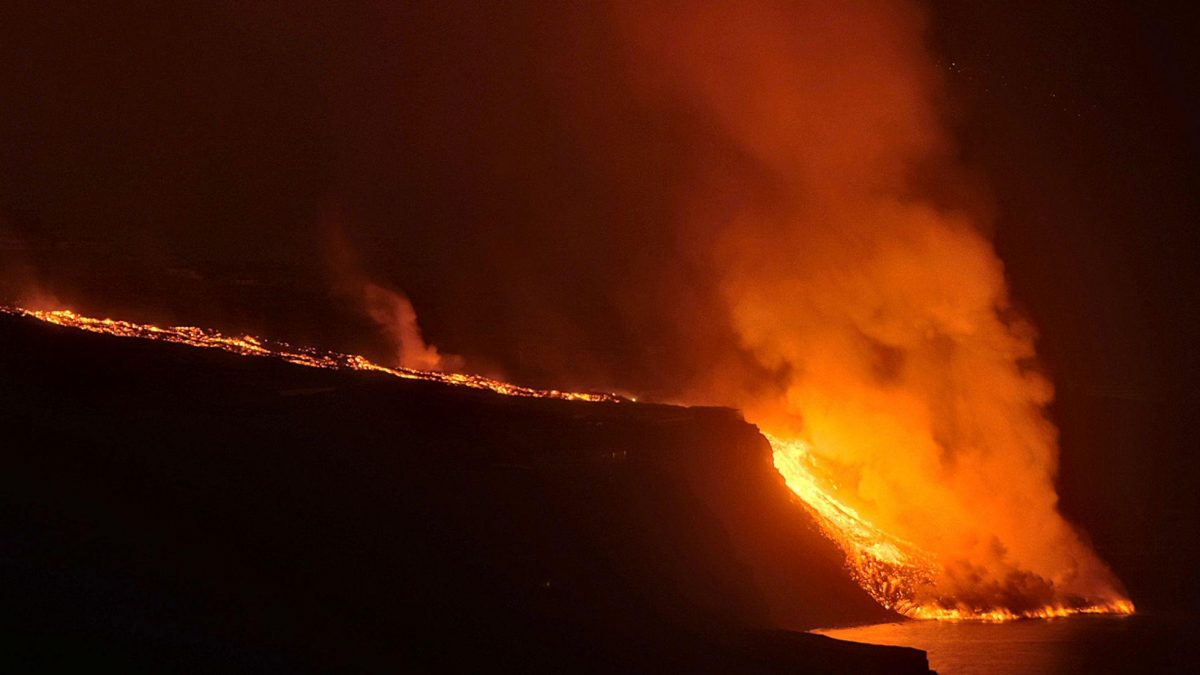 Noticia: Un terremoto de 20 minutos creó un volcán gigante bajo el océano Un terremoto de 20 minutos creó un volcán gigante bajo el océano