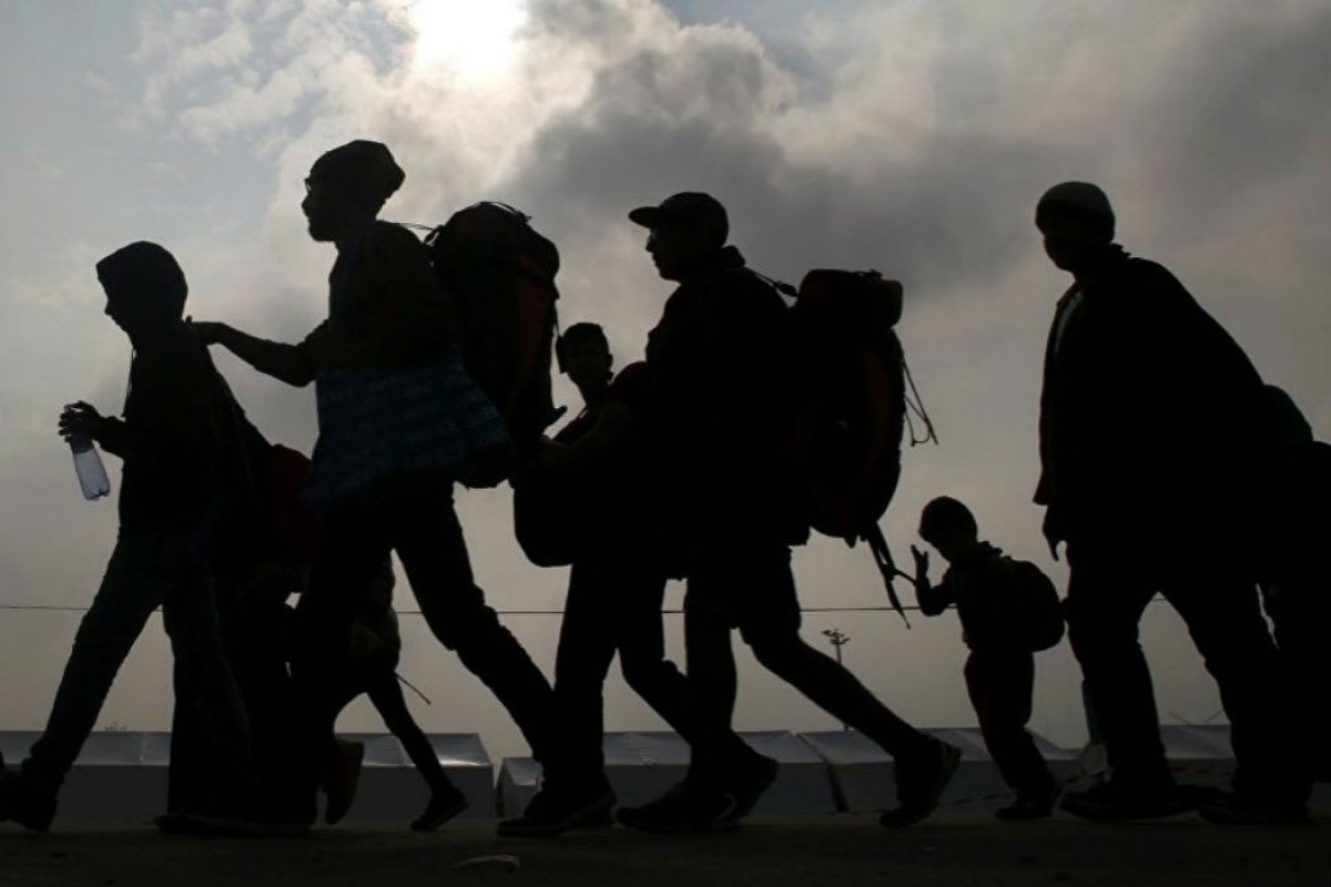 Noticia: México detiene a 652 migrantes centroamericanos cerca de frontera con EE.UU. México detiene a 652 migrantes centroamericanos cerca de frontera con EE.UU.