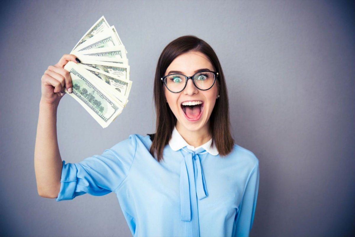 Noticia: Un nuevo estudio afirma que el dinero sí puede comprar la felicidad después de todo Un nuevo estudio afirma que el dinero sí puede comprar la felicidad después de todo
