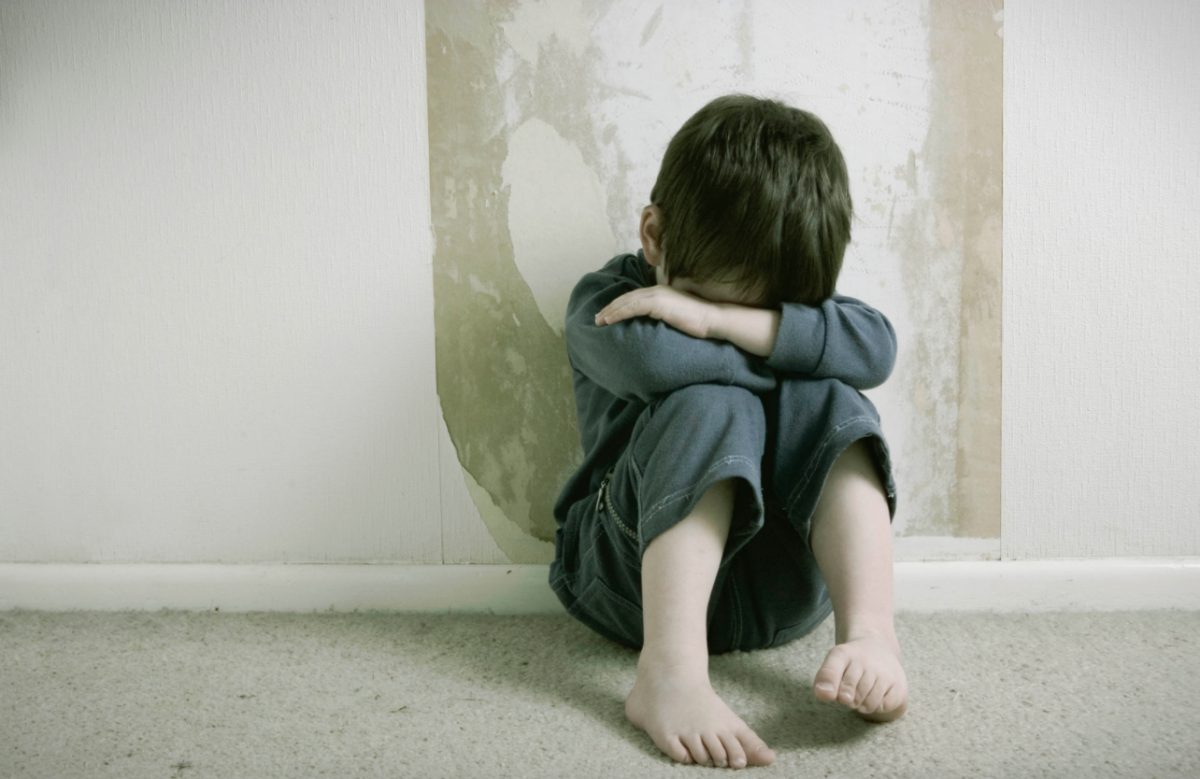 Noticia: Tres niños fueron abandonados con el cadáver de su hermano en una casa Tres niños fueron abandonados con el cadáver de su hermano en una casa