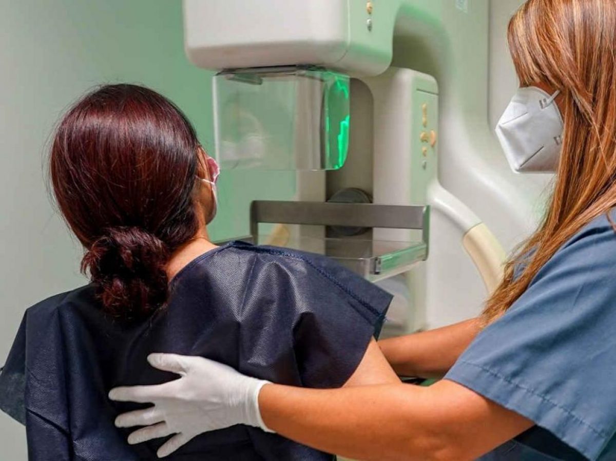 Noticia: La primera vacuna contra el cáncer de mama comienza su primer ensayo en humanos La primera vacuna contra el cáncer de mama comienza su primer ensayo en humanos