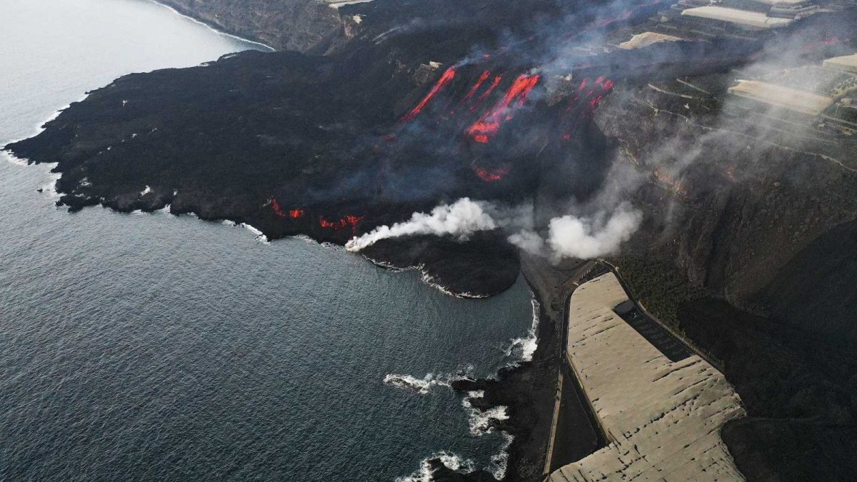 Noticia: ¿Qué pasará con el volcán Cumbre Vieja tras dos meses iniciada su erupción? ¿Qué pasará con el volcán Cumbre Vieja tras dos meses iniciada su erupción?